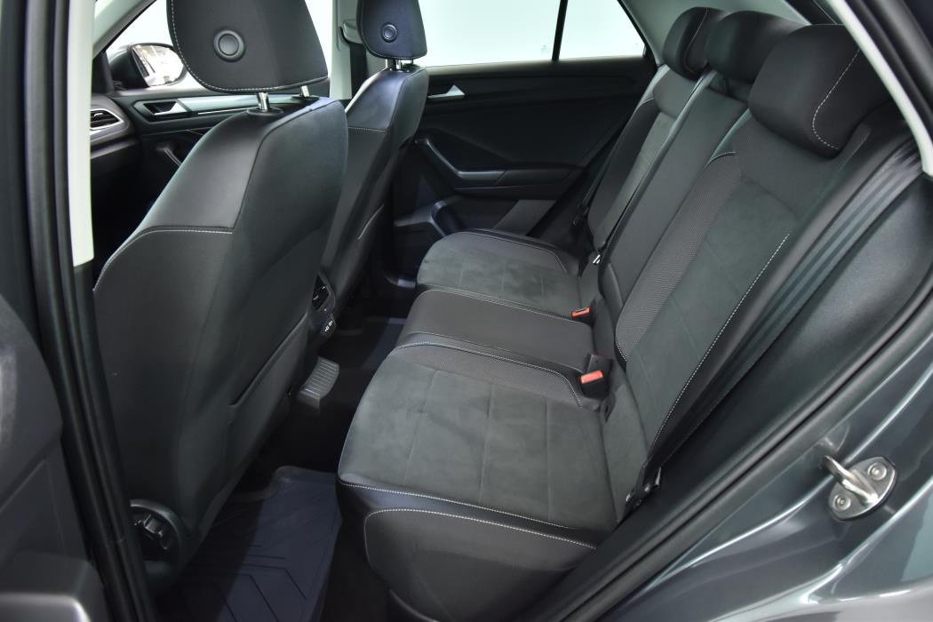 VOLKSWAGEN T-Roc 2024