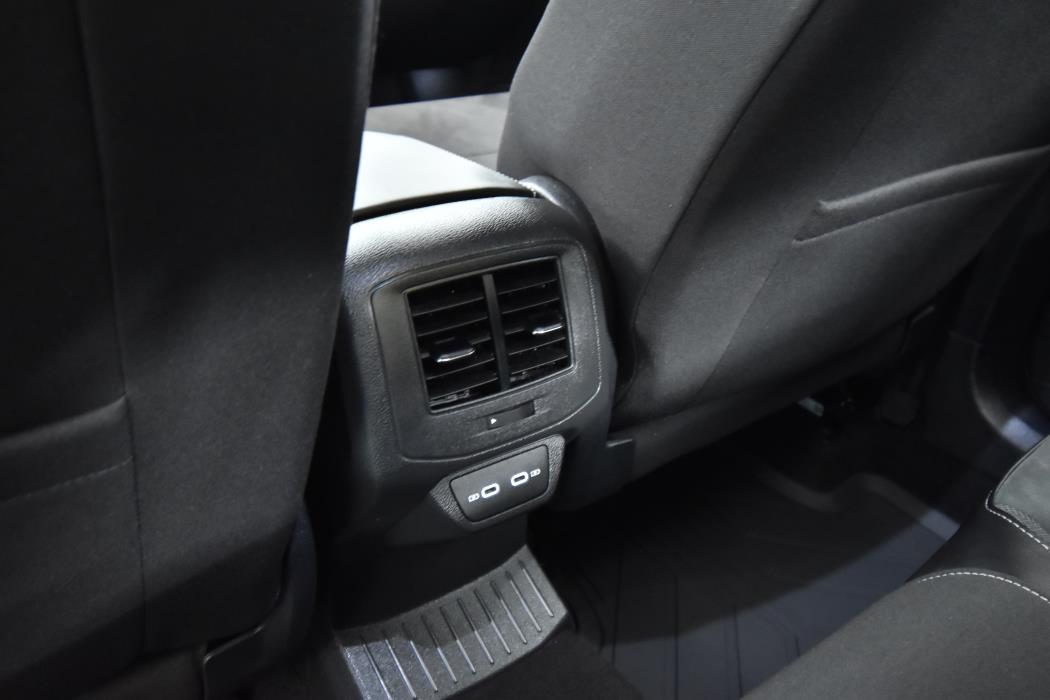 VOLKSWAGEN T-Roc 2024