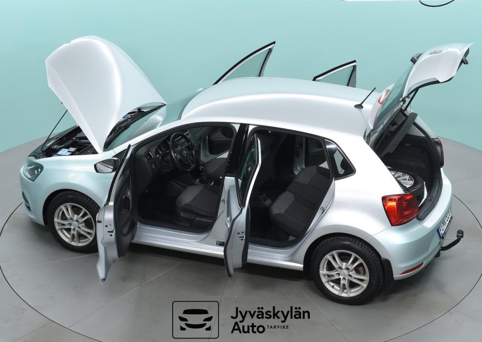 VOLKSWAGEN Polo 2015