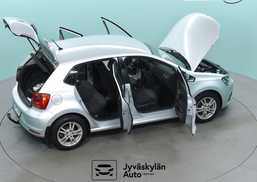 VOLKSWAGEN Polo 2015