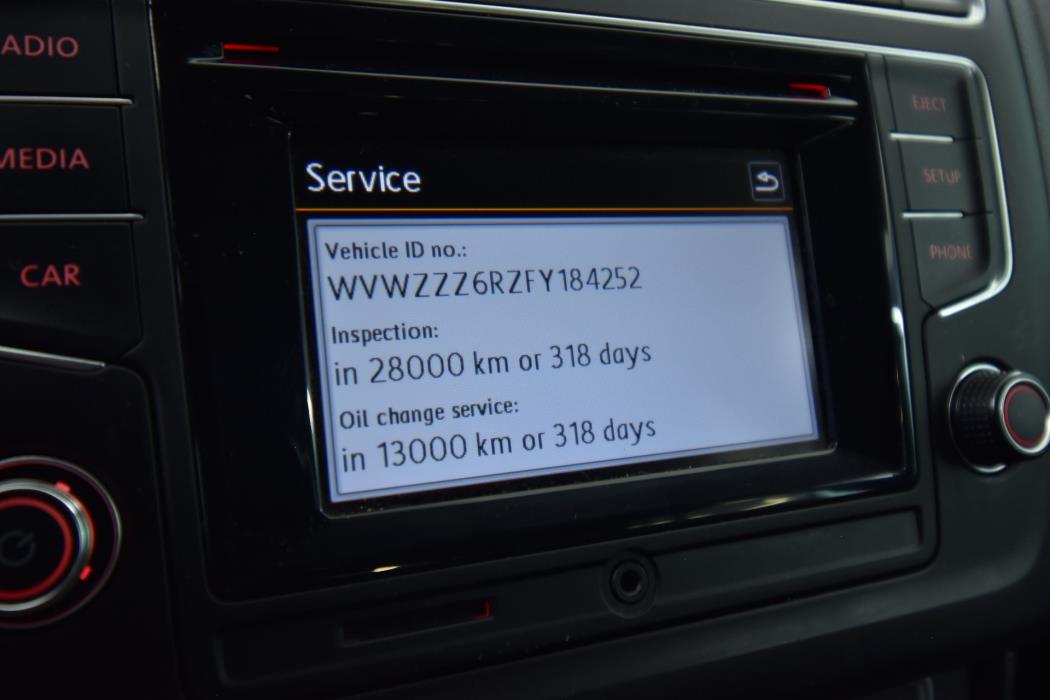 VOLKSWAGEN Polo 2015