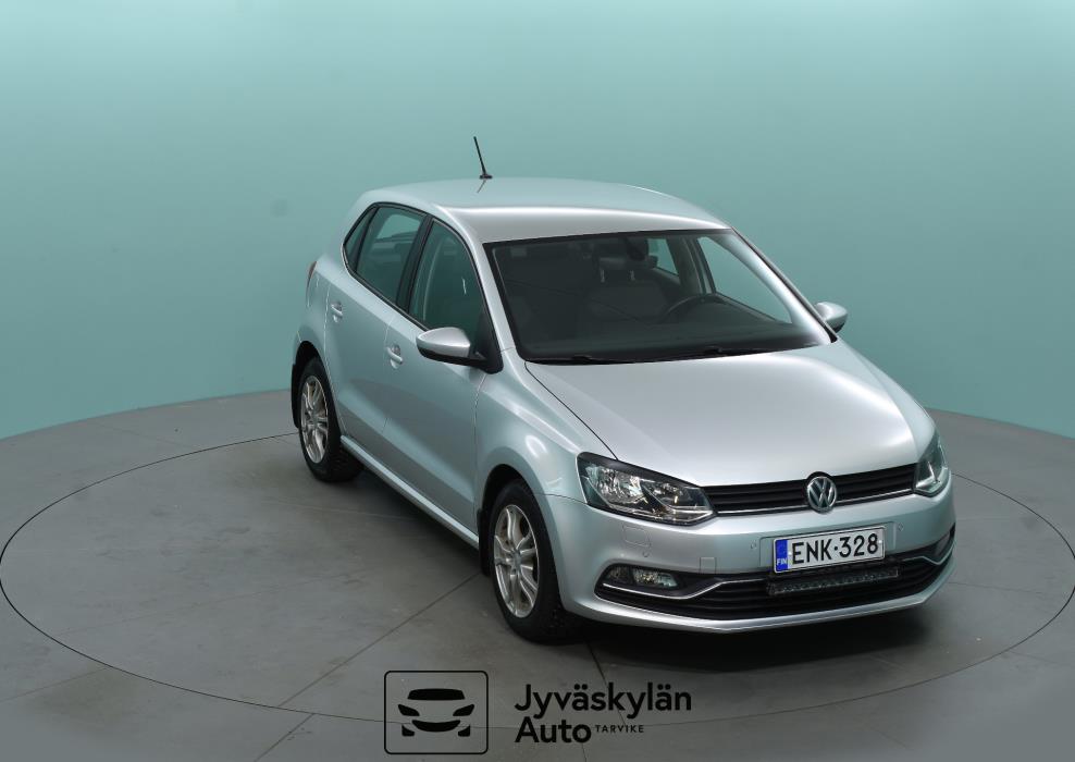VOLKSWAGEN Polo 2015