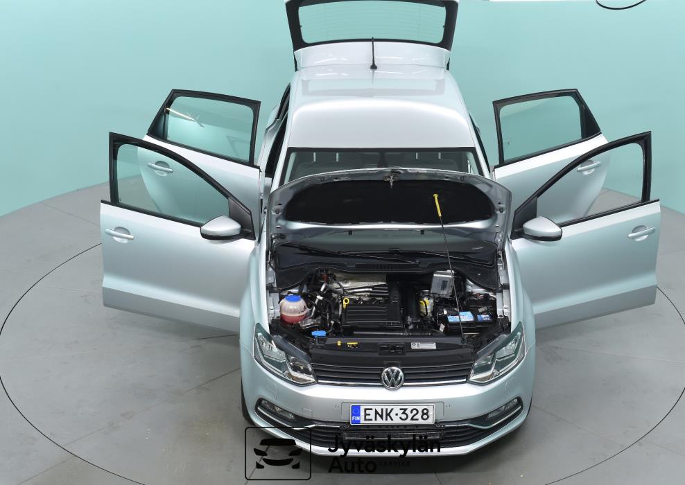 VOLKSWAGEN Polo 2015