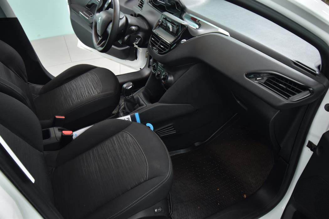 PEUGEOT 208 2018