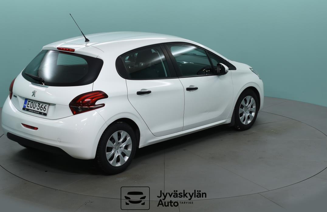 PEUGEOT 208 2018
