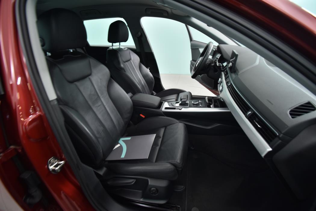 AUDI A4 2019