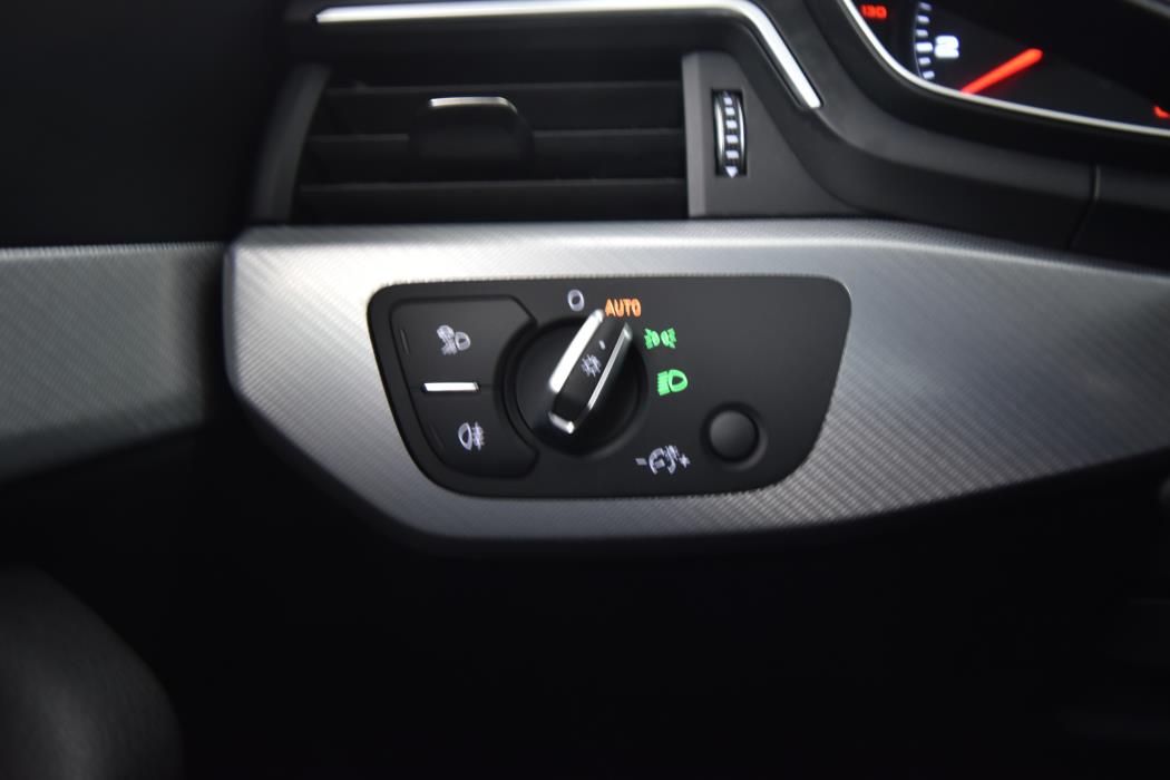 AUDI A4 2019