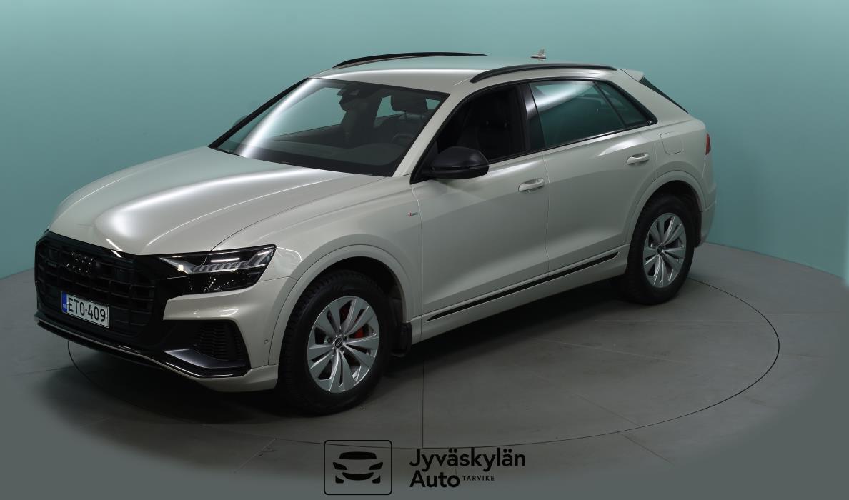 AUDI Q8 2021