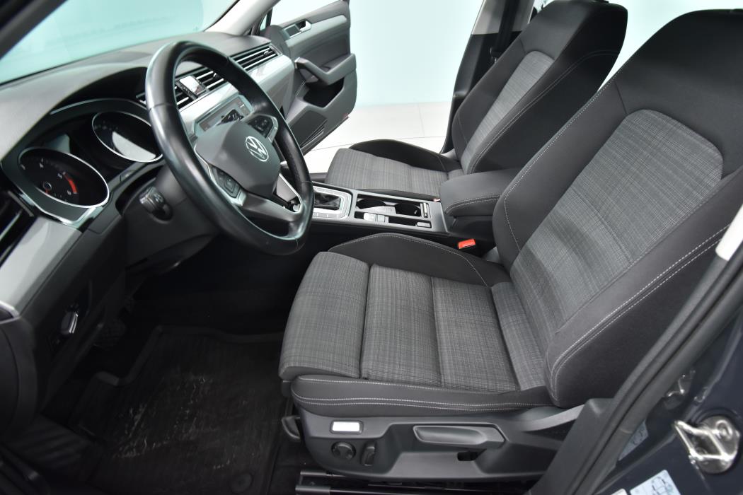 VOLKSWAGEN Passat 2021