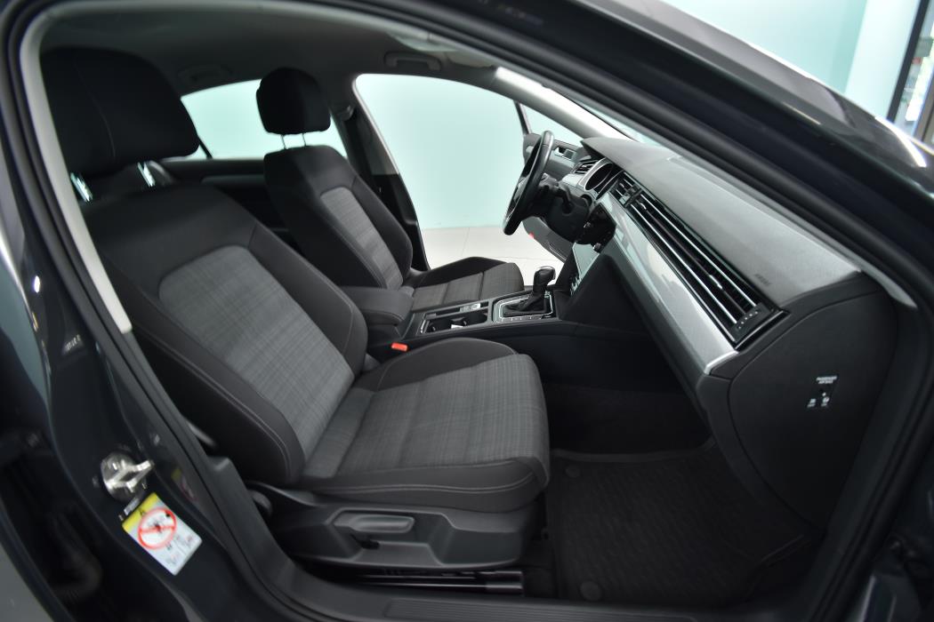 VOLKSWAGEN Passat 2021