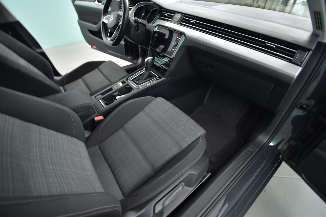 VOLKSWAGEN Passat 2021