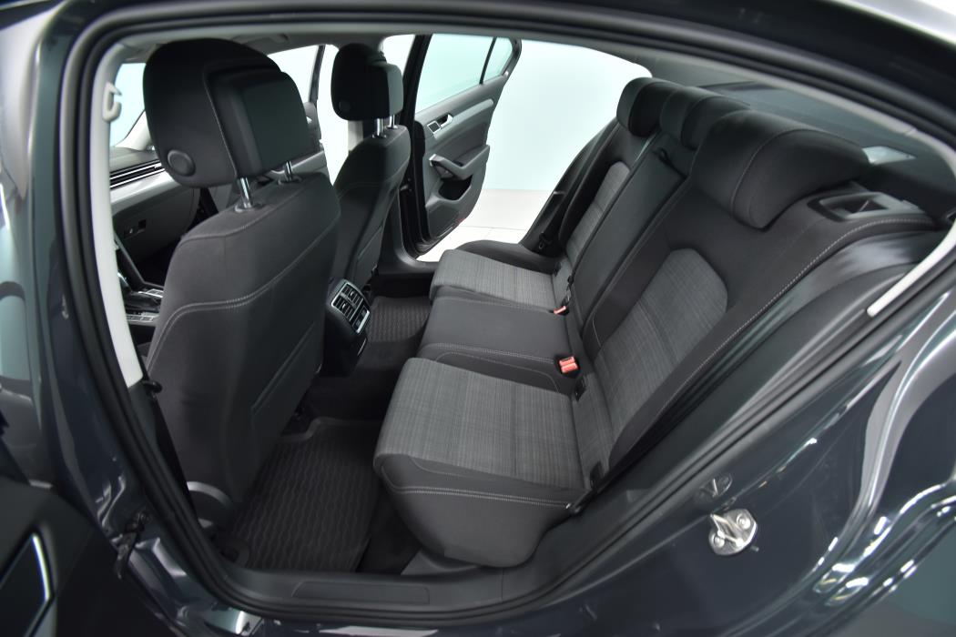 VOLKSWAGEN Passat 2021