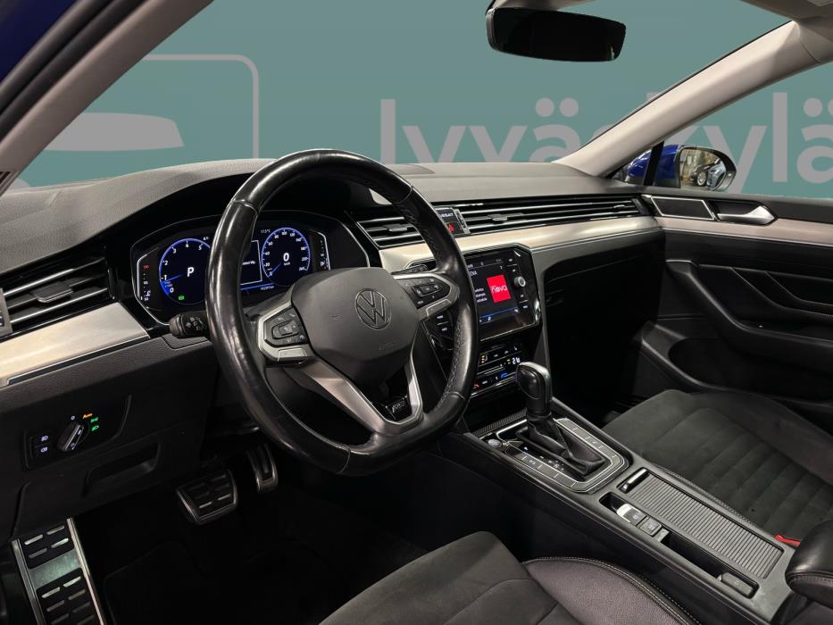 VOLKSWAGEN Passat 2022