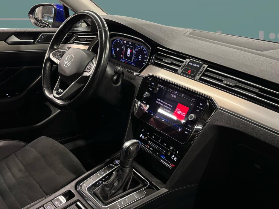 VOLKSWAGEN Passat 2022