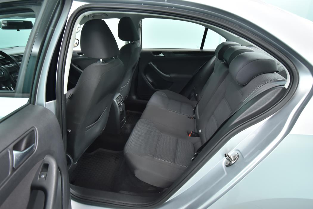 VOLKSWAGEN Jetta 2013