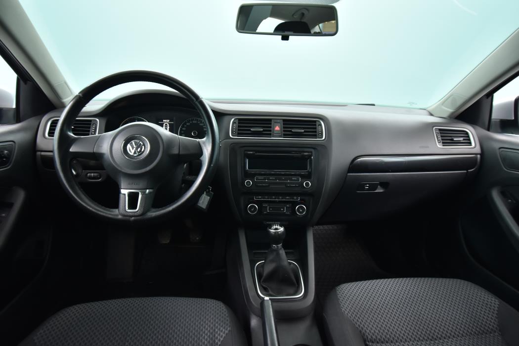 VOLKSWAGEN Jetta 2013