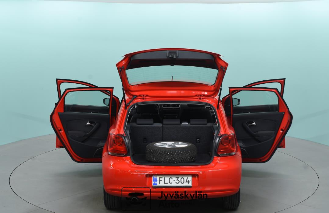 VOLKSWAGEN Polo 2013