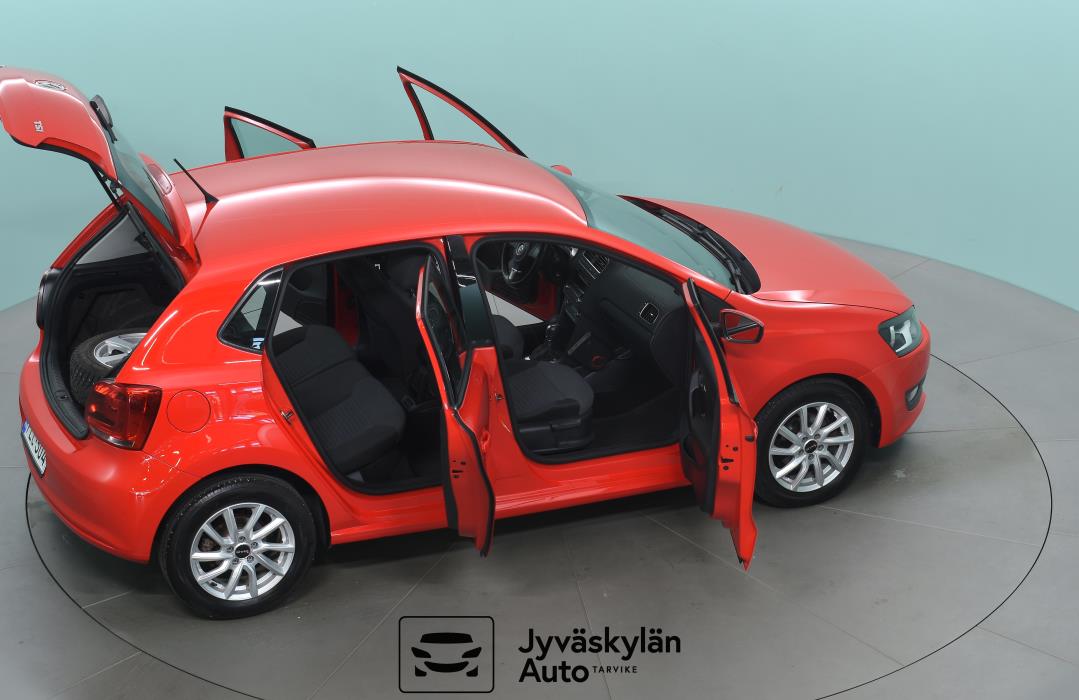 VOLKSWAGEN Polo 2013