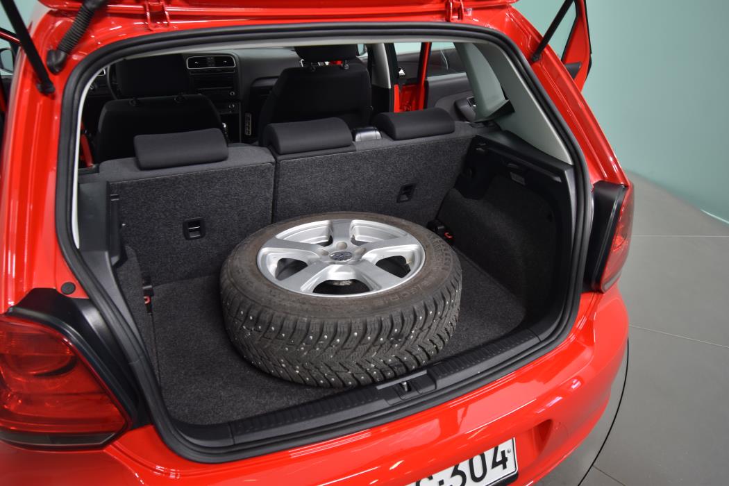 VOLKSWAGEN Polo 2013