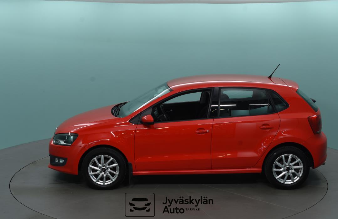 VOLKSWAGEN Polo 2013