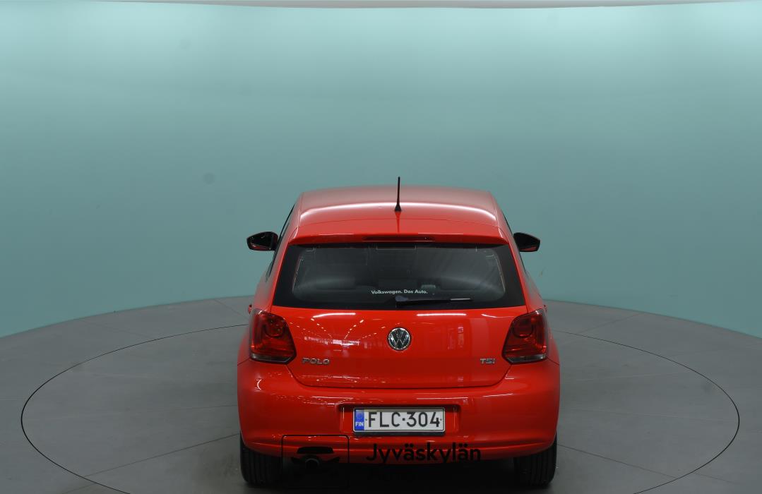 VOLKSWAGEN Polo 2013