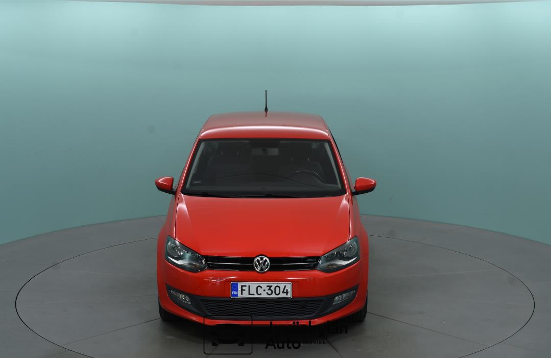VOLKSWAGEN Polo 2013