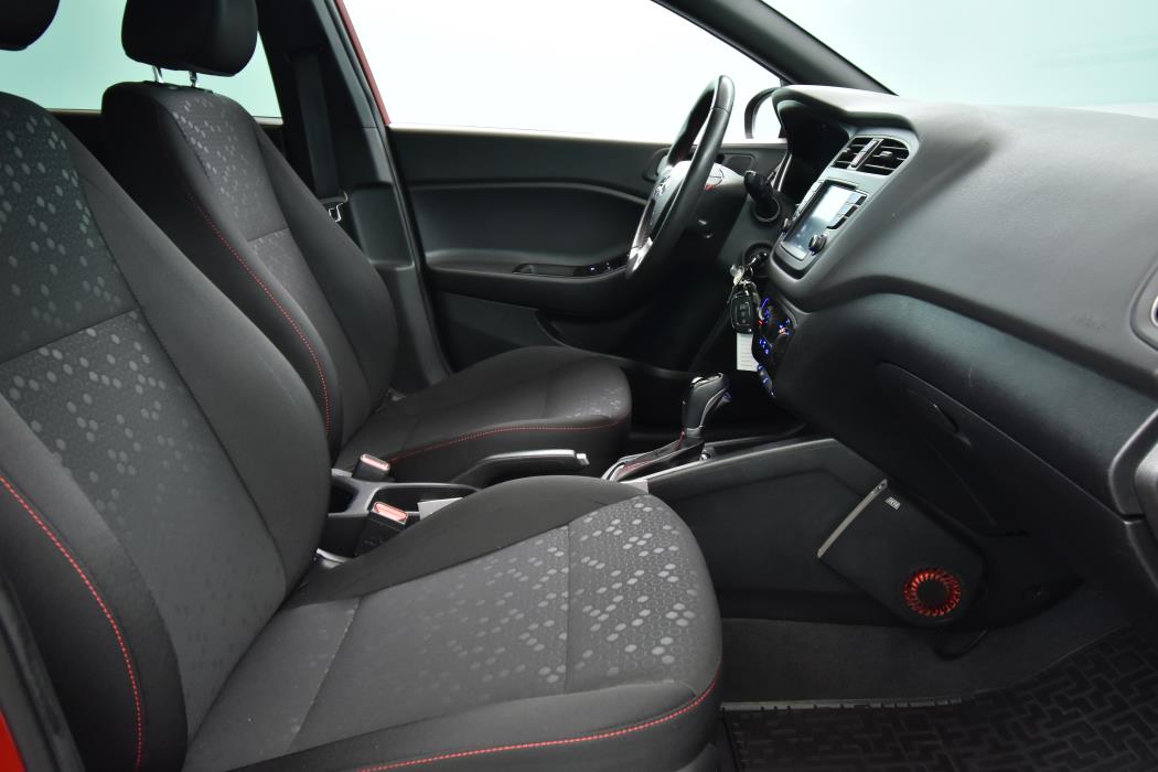 HYUNDAI i20 Hatchback 2020