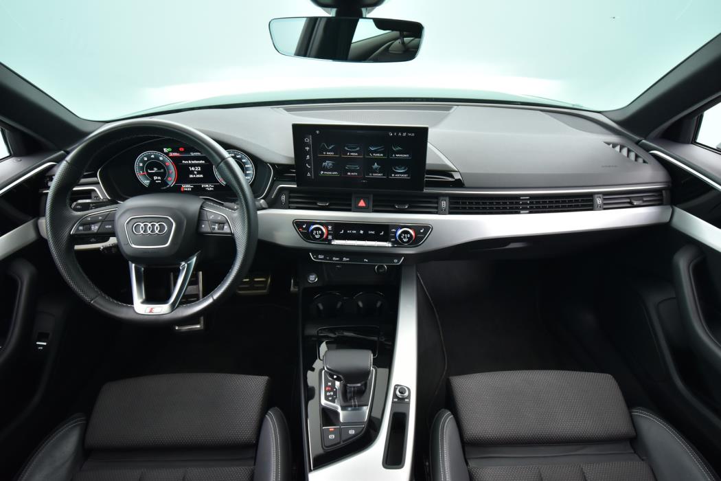 AUDI A4 2022