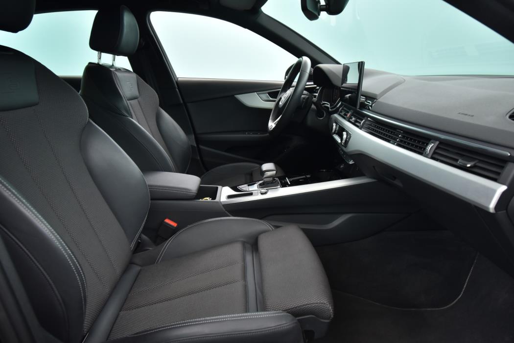 AUDI A4 2022