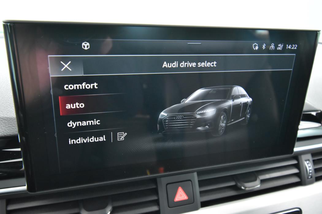AUDI A4 2022