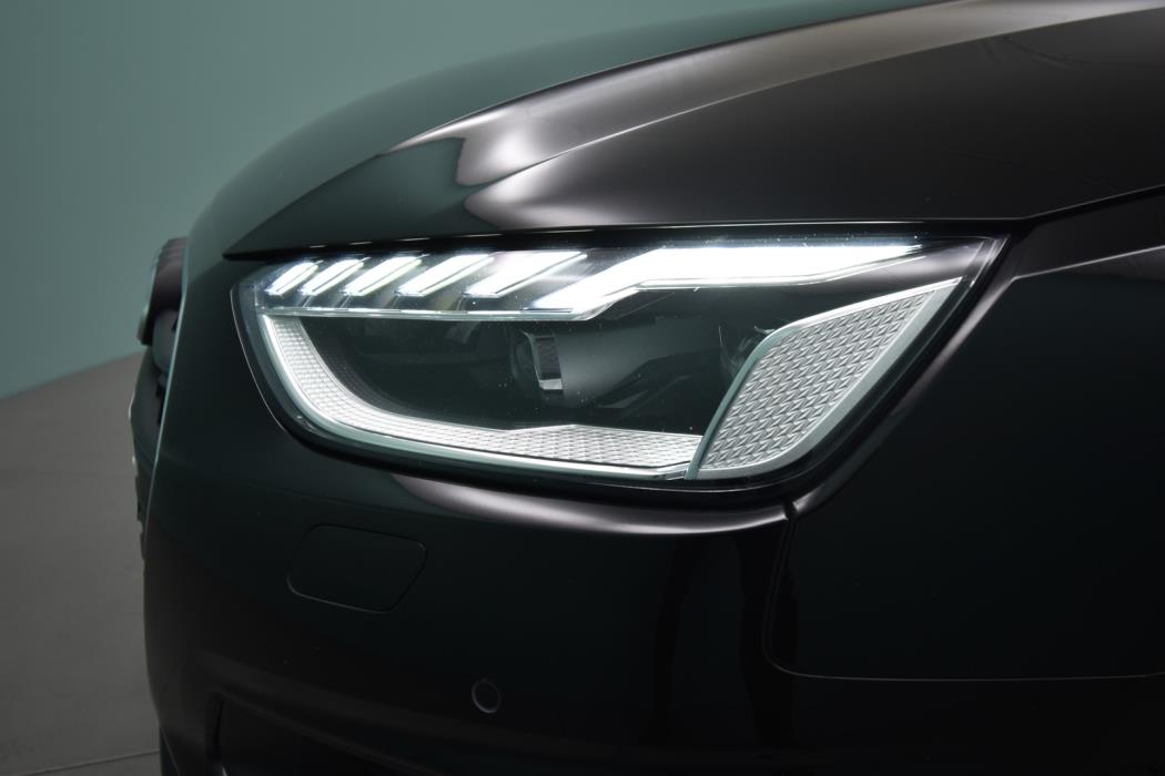 AUDI A4 2022
