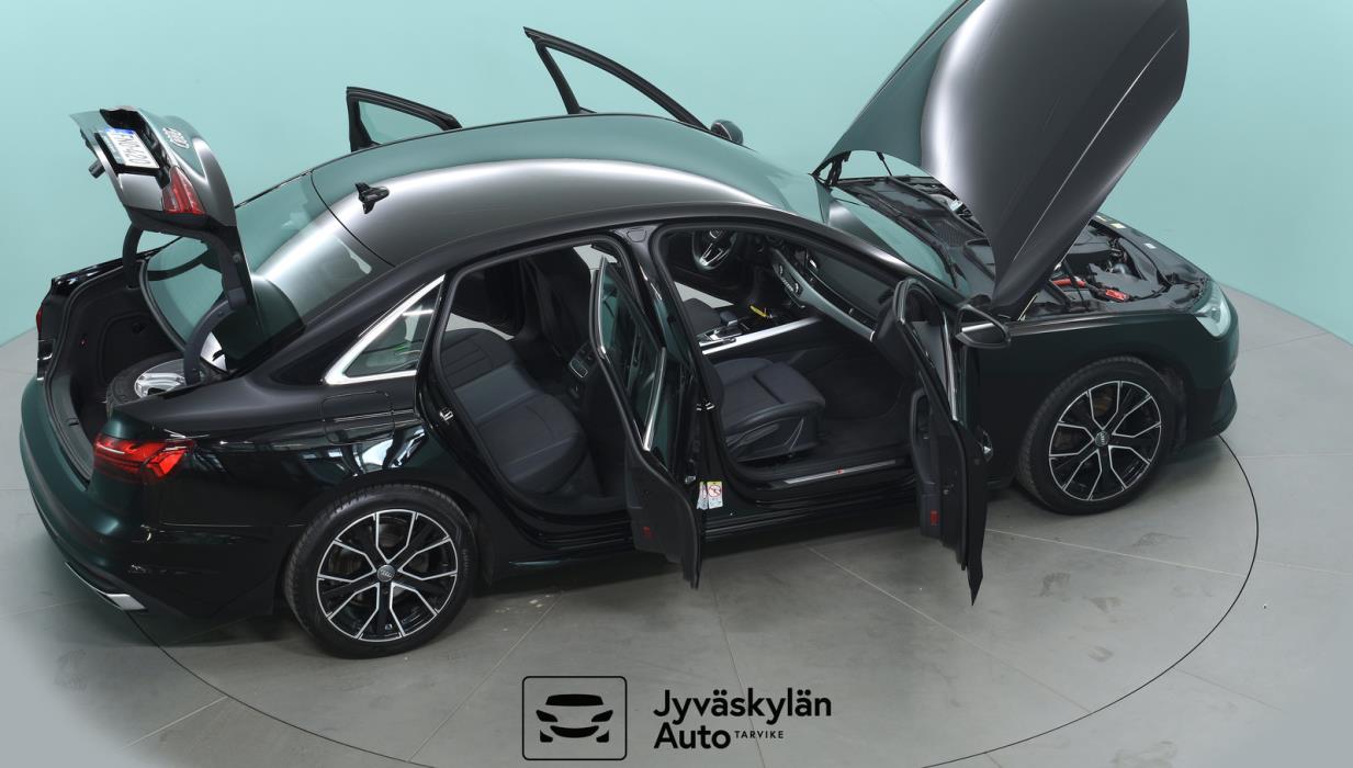 AUDI A4 2022