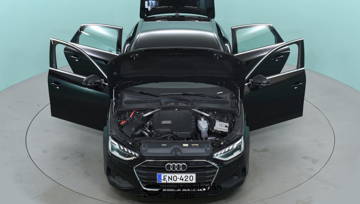 AUDI A4 2022