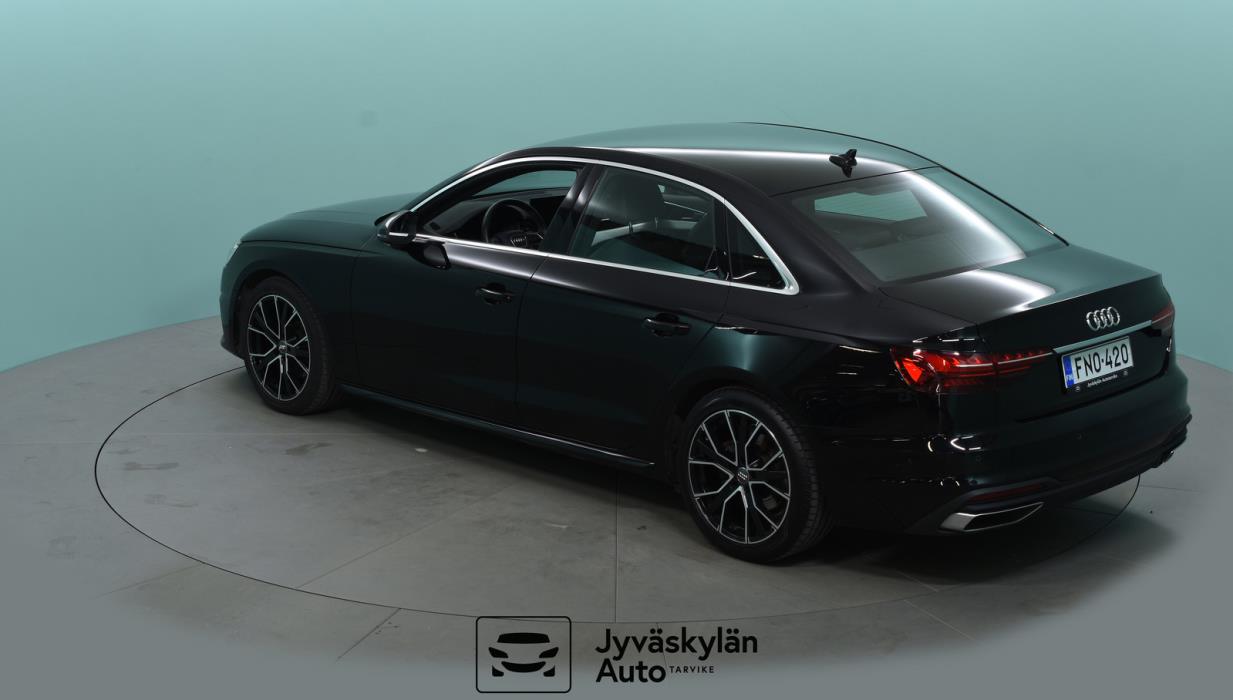 AUDI A4 2022