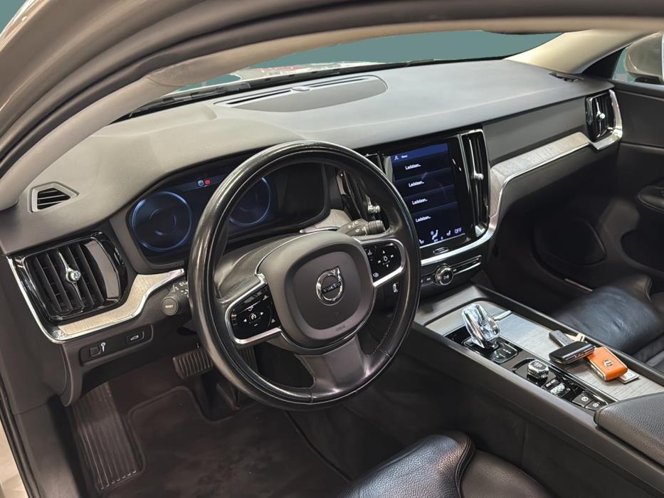 VOLVO V60 2020