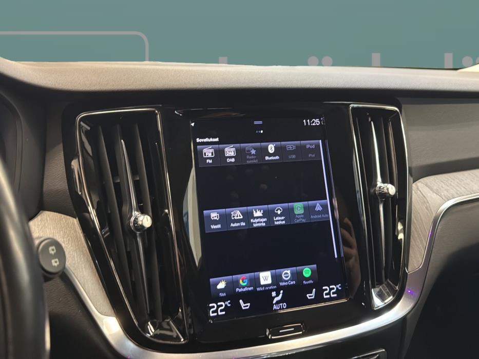 VOLVO V60 2020
