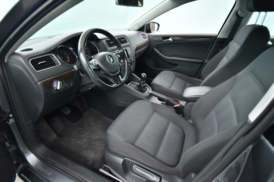 VOLKSWAGEN Jetta 2017
