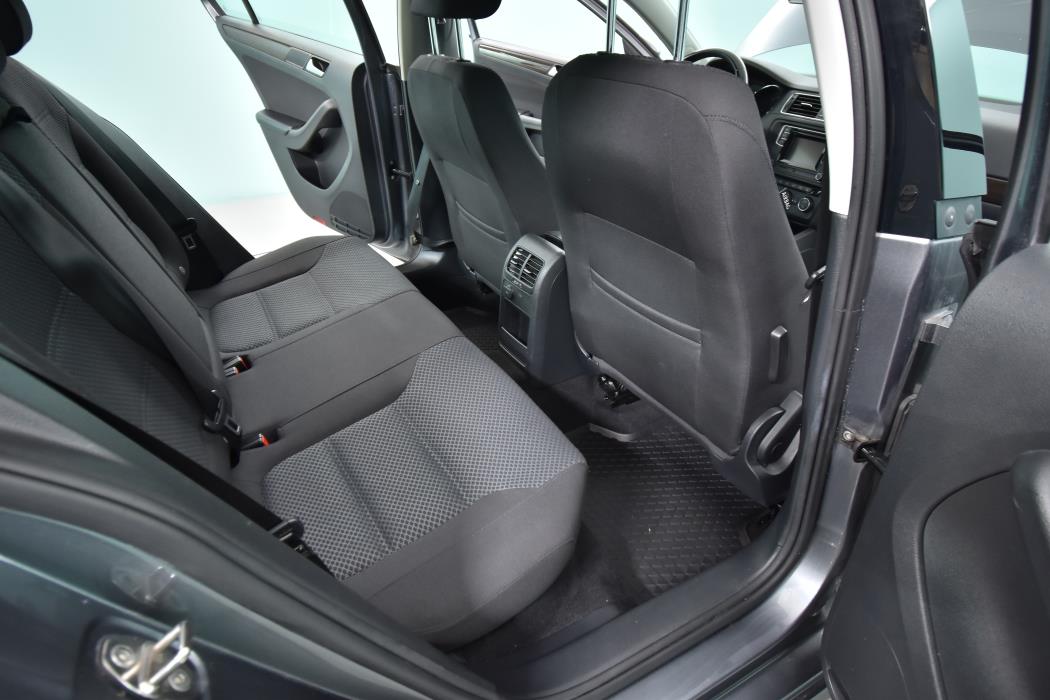 VOLKSWAGEN Jetta 2017