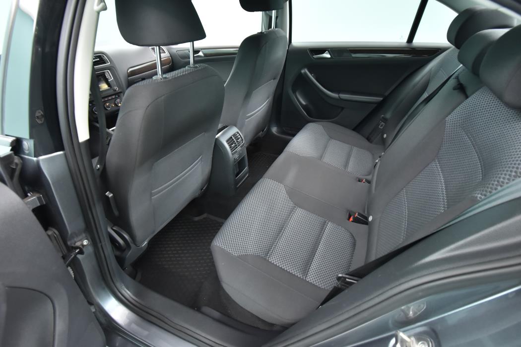 VOLKSWAGEN Jetta 2017