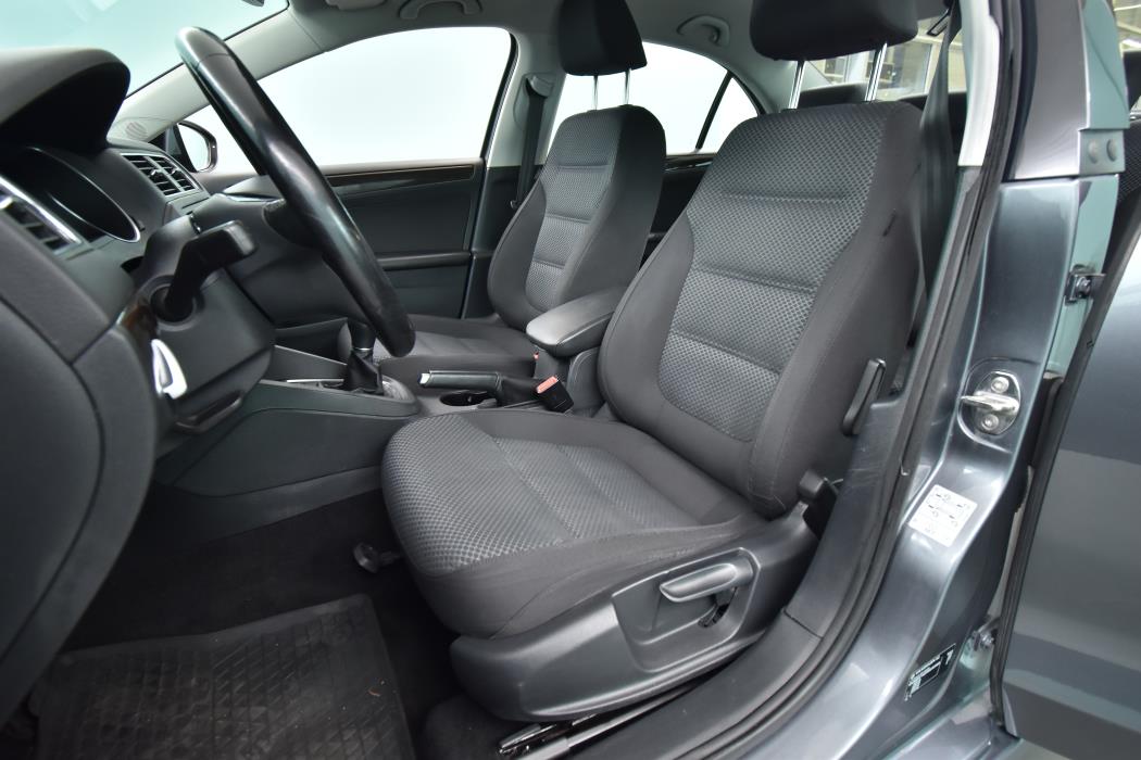 VOLKSWAGEN Jetta 2017