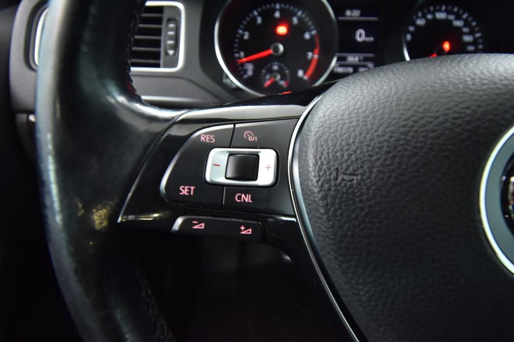 VOLKSWAGEN Jetta 2017