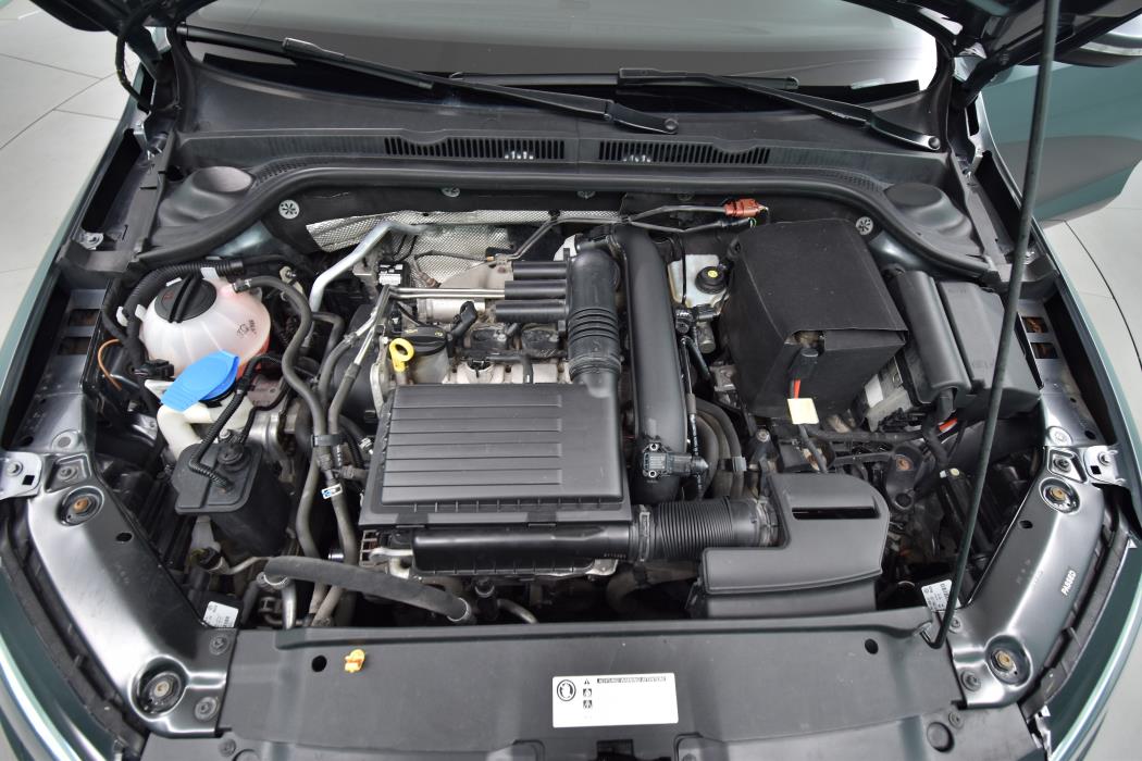 VOLKSWAGEN Jetta 2017