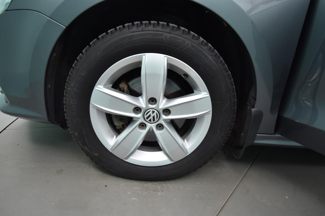 VOLKSWAGEN Jetta 2017