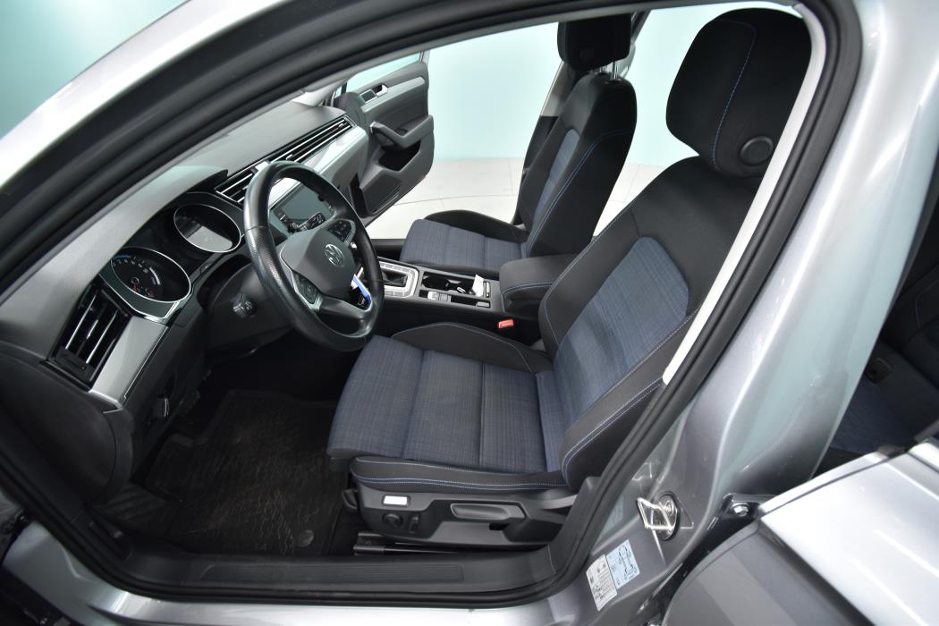 VOLKSWAGEN Passat 2021