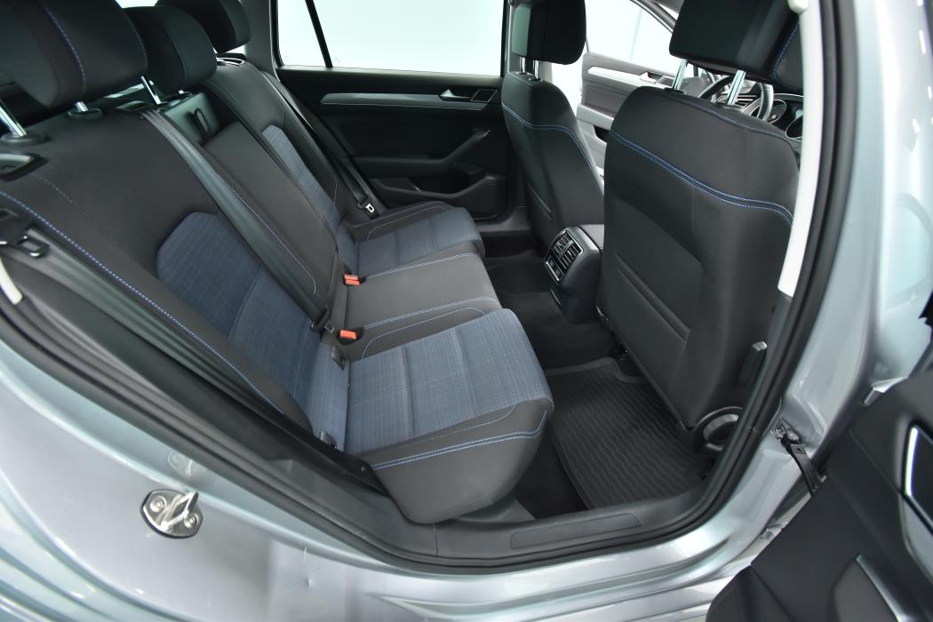 VOLKSWAGEN Passat 2021