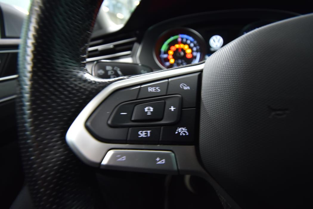 VOLKSWAGEN Passat 2021