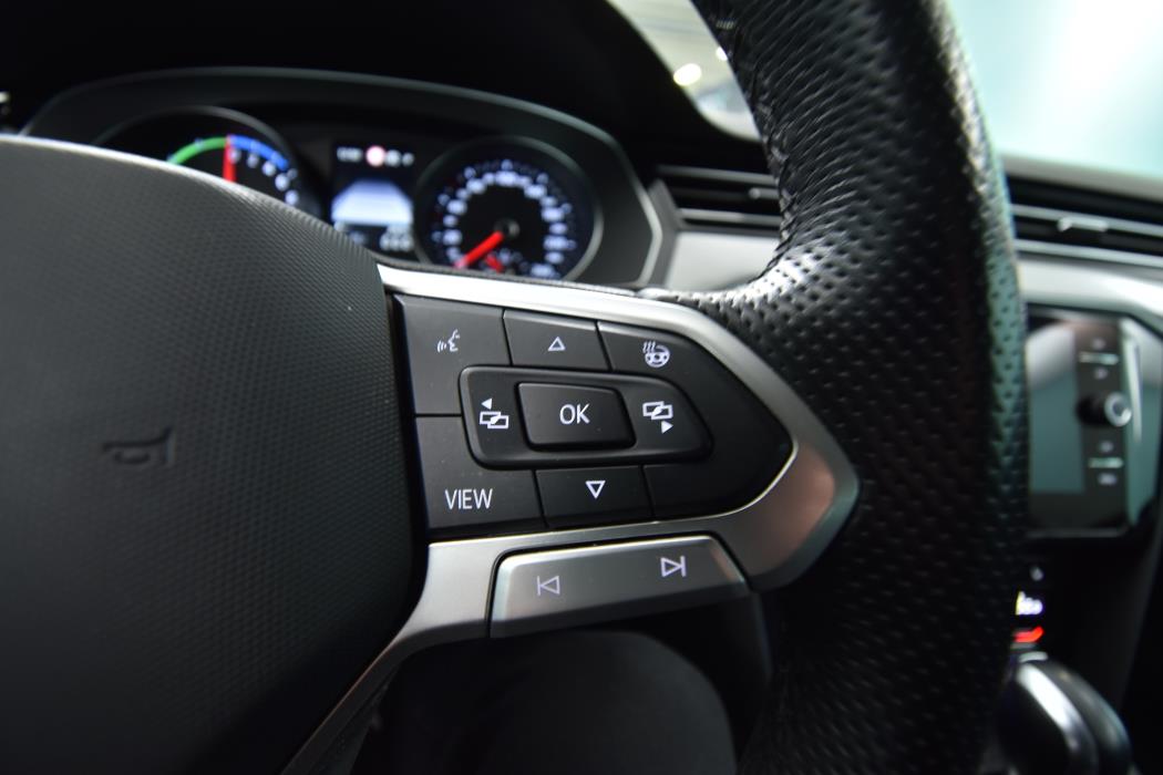 VOLKSWAGEN Passat 2021