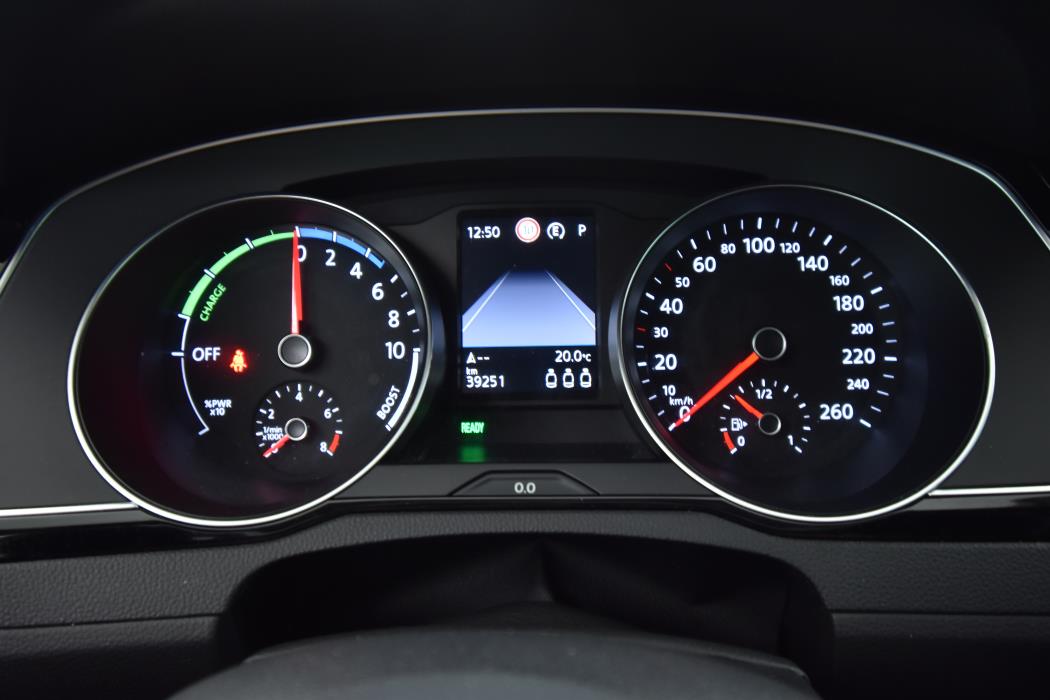 VOLKSWAGEN Passat 2021