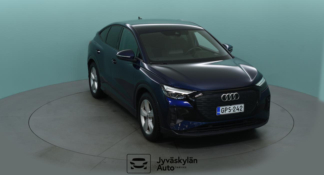 AUDI Q4 e-tron 2021