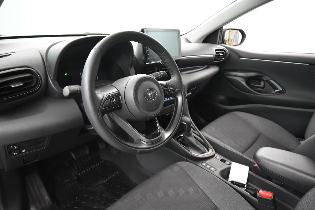 TOYOTA Yaris 2024
